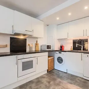 Appartement Spacious W Private Parking In Old 